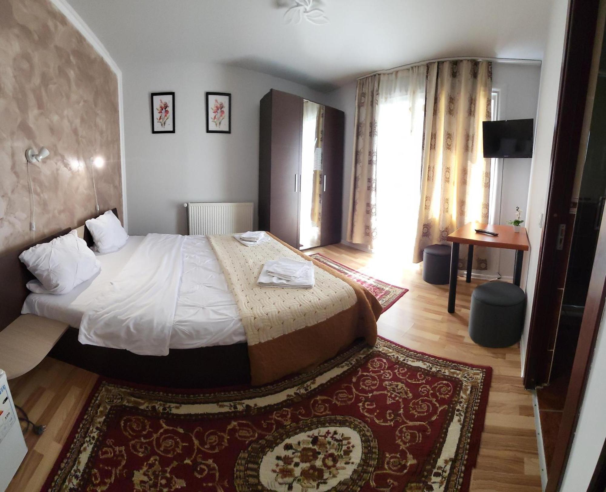 Pensiunea Mountain King Sîmbăta de Sus Zewnętrze zdjęcie