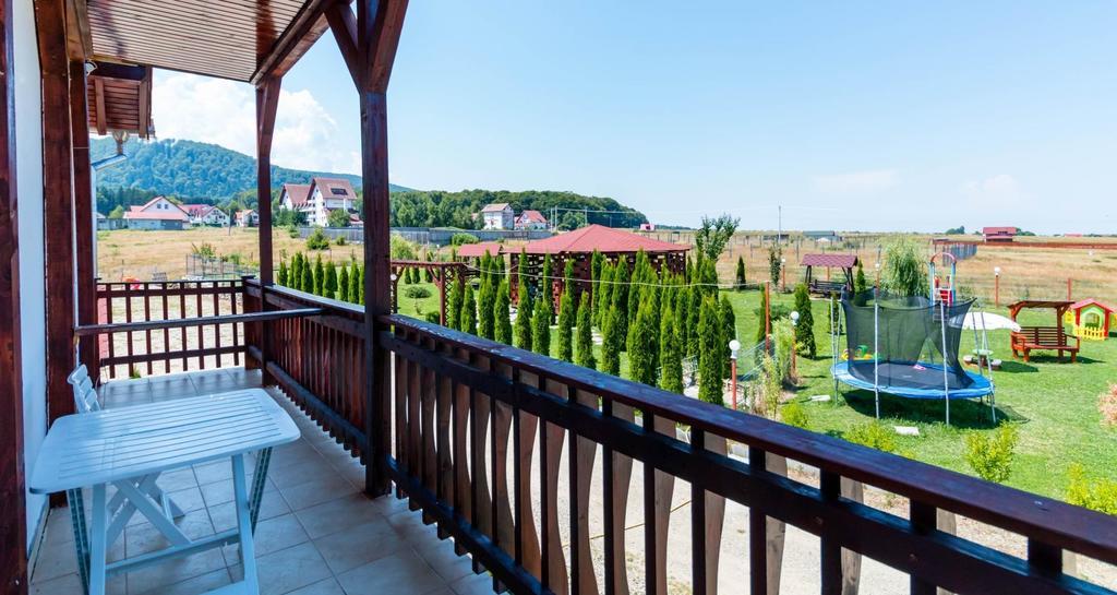 Pensiunea Mountain King Sîmbăta de Sus Zewnętrze zdjęcie