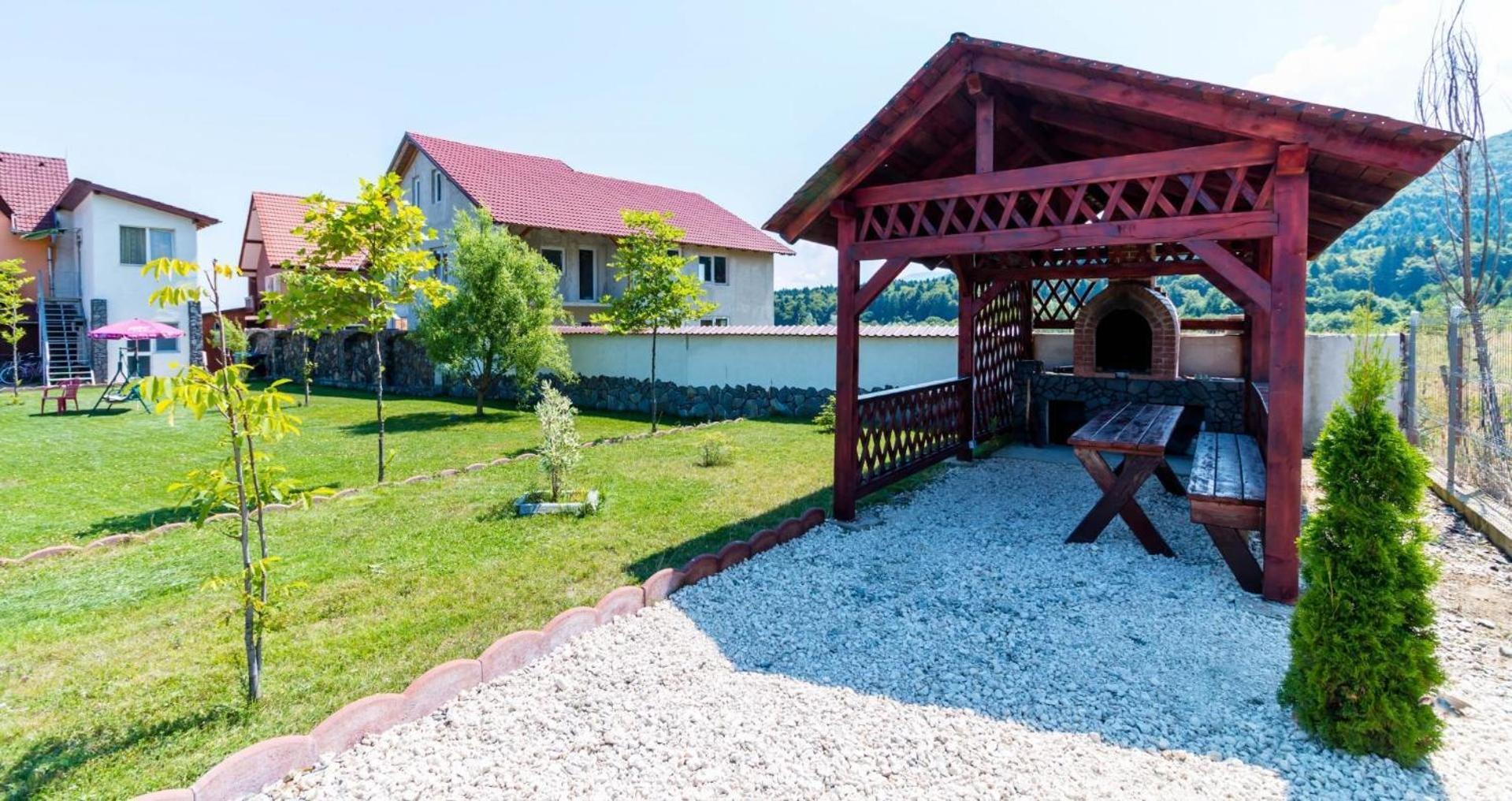 Pensiunea Mountain King Sîmbăta de Sus Zewnętrze zdjęcie